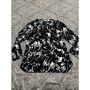 Chico's Travelers Black & White V-Neck Blouse Size 8-10 Acetate Blend